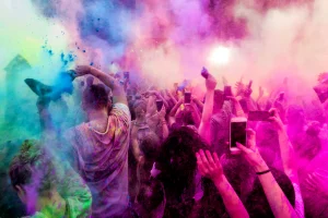 Descubriendo el Festival Holi 🌈 un caleidoscopio de colores y alegría